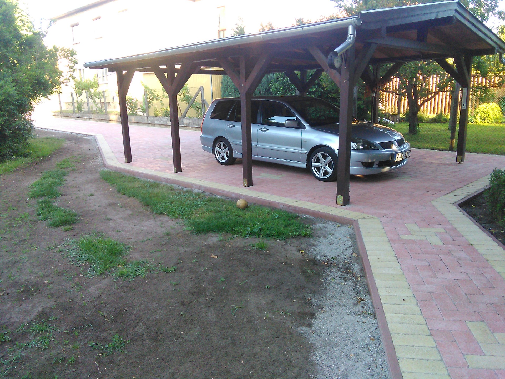 Térkő parkoló